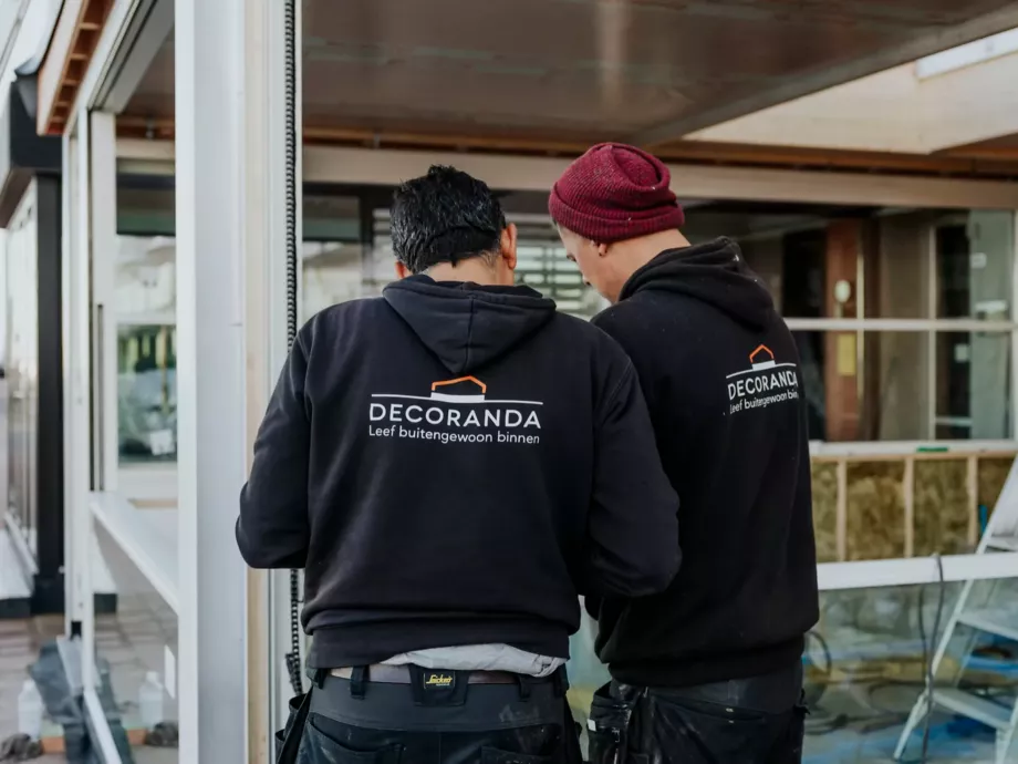 team aan het werk 2 mannen